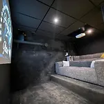 Villa Avril Et Spa Gite De Luxe 15 Personnes Avec Piscine Chauffee Toute L'Annee فيلة