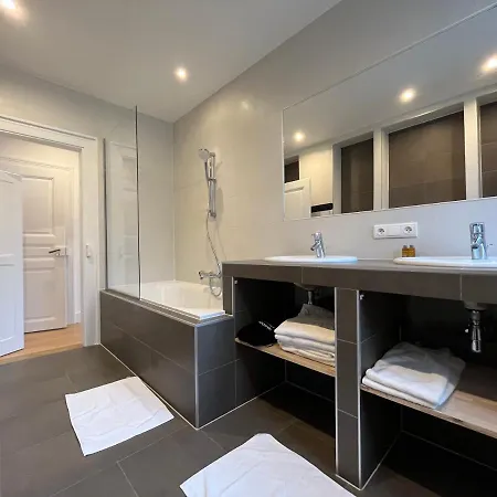 Avril 15 Pers- Location De Prestige , 2 Piscines Interieur Et Exterieur Et Sauna