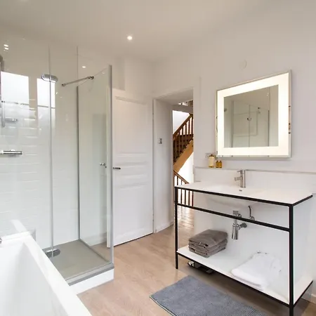 Avril 15 Pers- Location De Prestige , 2 Piscines Interieur Et Exterieur Et Sauna Vila *