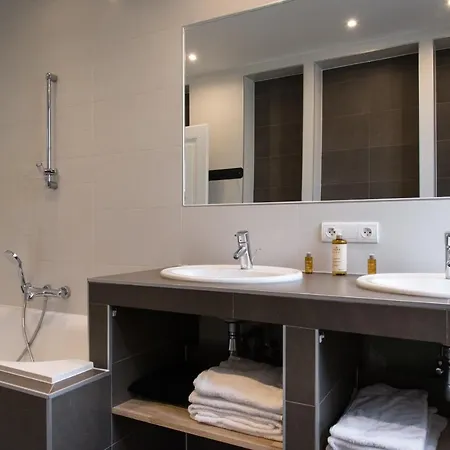 Avril 15 Pers- Location De Prestige , 2 Piscines Interieur Et Exterieur Et Sauna *