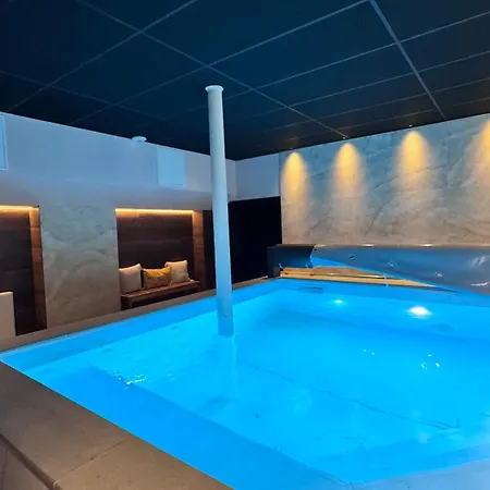 Villa Avril Et Spa Gite De Luxe 15 Personnes Avec Piscine Chauffee Toute L'Annee * 塞莱斯塔