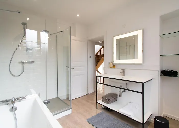 Villa Avril Et Spa Gite De Luxe 15 Personnes Avec Piscine Chauffee Toute L'Annee 别墅 *